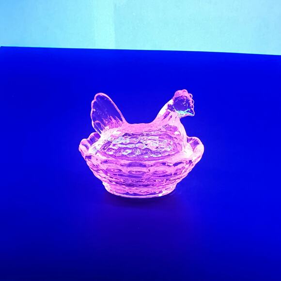 Mini Hen on Nest | GLOWS Orange/Pink - Picture 1 of 6